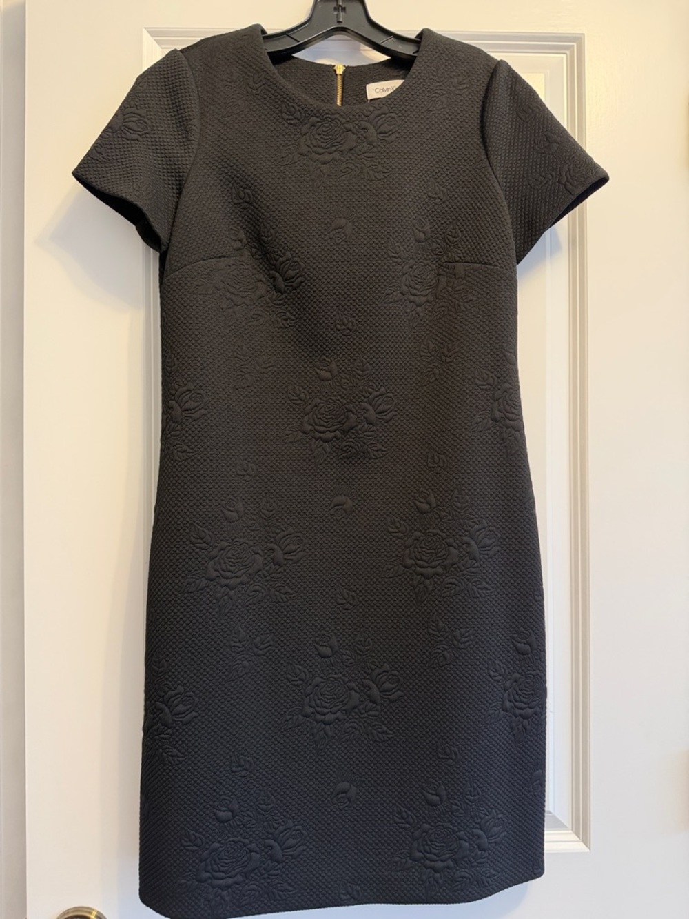Black Cocktail Calvin Klein Floral Embossed Quilted Sheath Dress Size 6 EUC